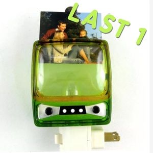 Plug In Night Light. Not Tiny. LAST ONE 🌹Retro Vintage Roman Retro Night Light